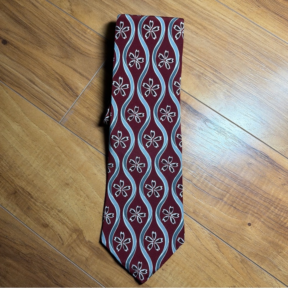 Stylish Floral Burgundy Silk Tie
